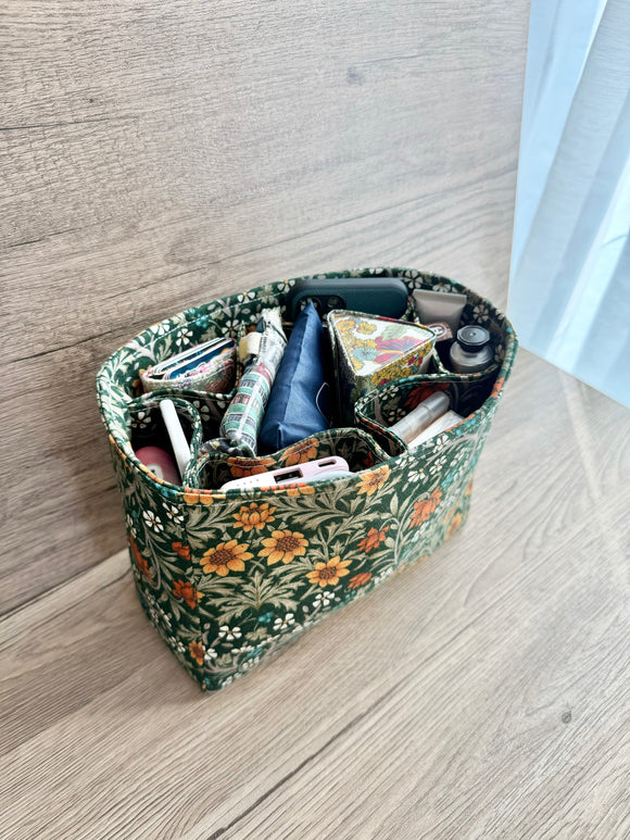 Bag organiser