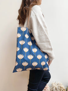 Reversible tote bag